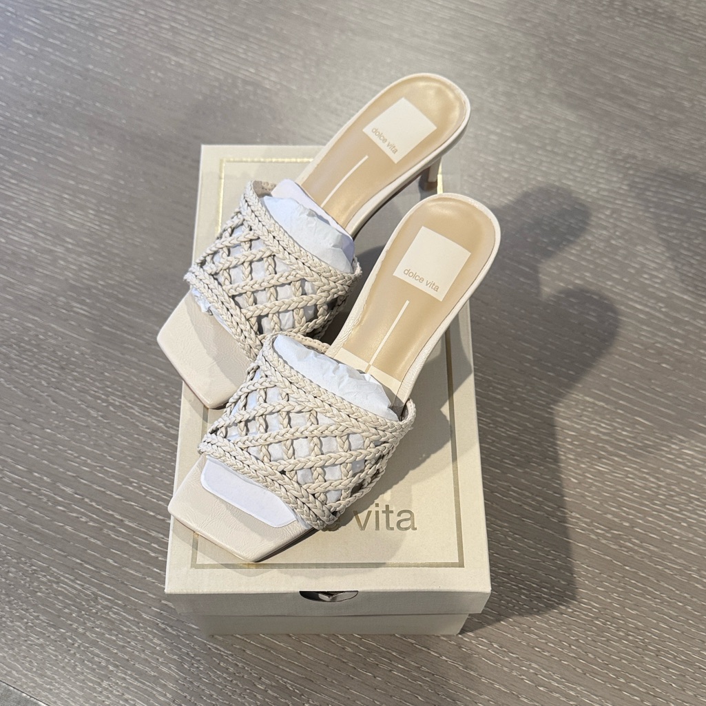 Dolce Vita Bowen Sandals - Size 7